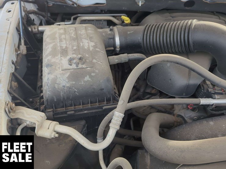 2013-ram-1500-slt-image-26
