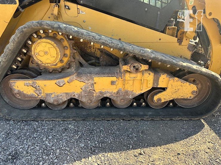2016-caterpillar-259d-image-21