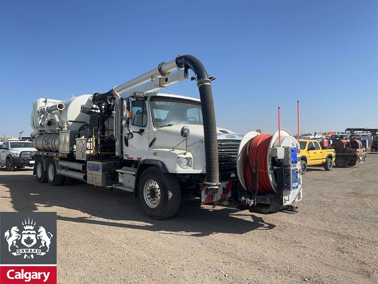 2018-freightliner-114sd-image-2