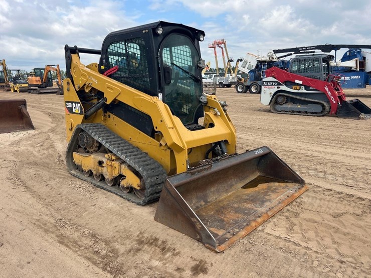 2018-caterpillar-259d-image-6