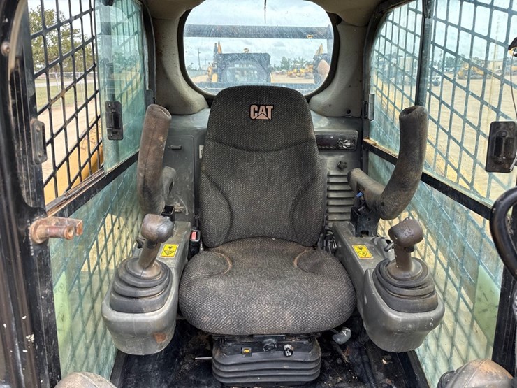 caterpillar-289d-image-22