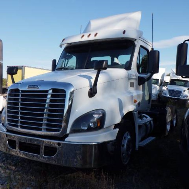 2018 FREIGHTLINER CASCADIA 125