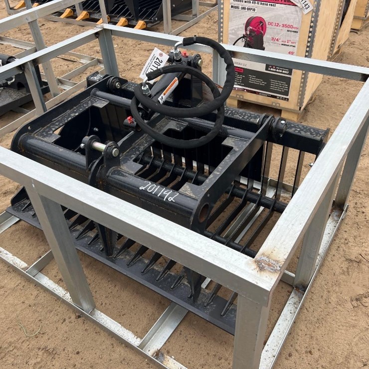 UNUSED LANDHONOR MGB-72-44W 44" MINI GRAPPLE BKT