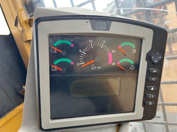 2013-caterpillar-559c-image-48