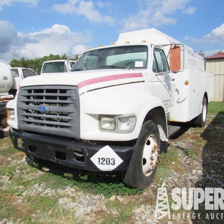 1996 FORD B
