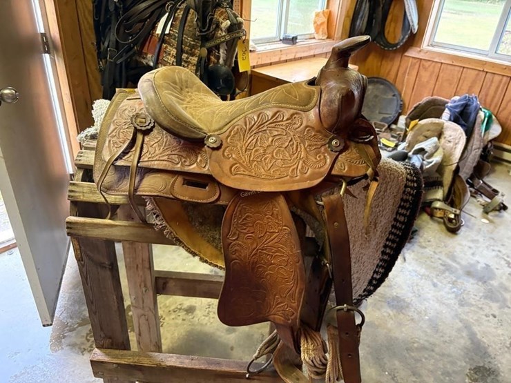 western-saddle-image-3