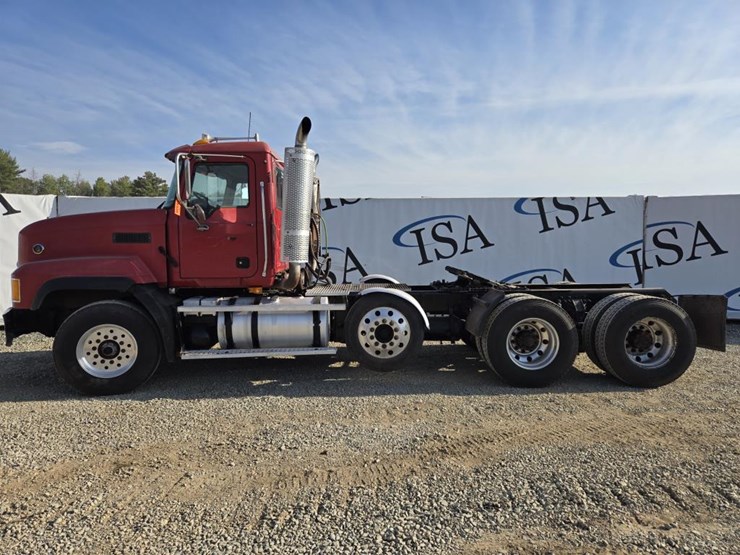 2005-mack-cl733-image-2