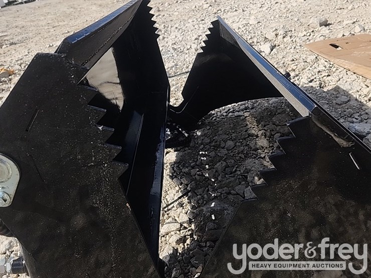 unused-2025-4-in-1-bucket-to-suit-mini-skidsteer-image-7