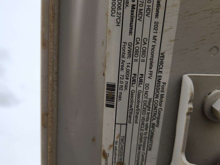 2021-ford-f350-image-33