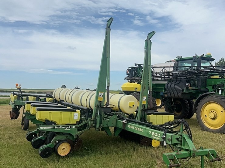 john-deere-7200-image-53