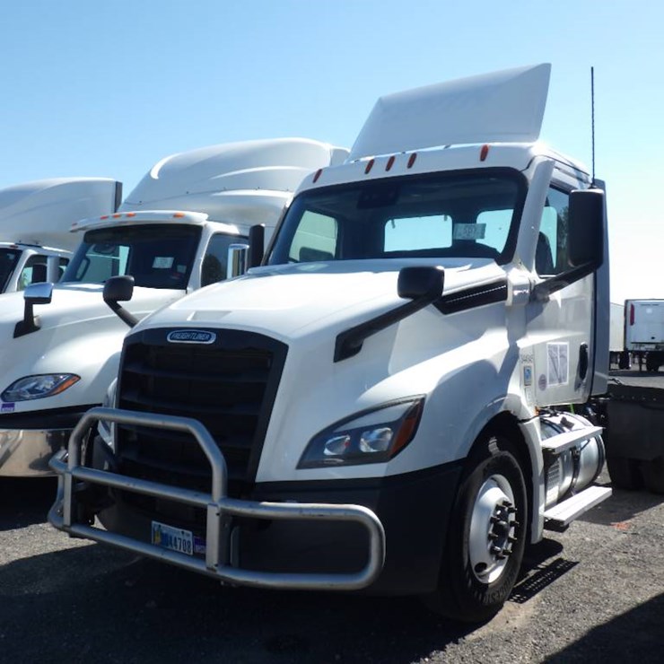 2021 FREIGHTLINER CASCADIA 126