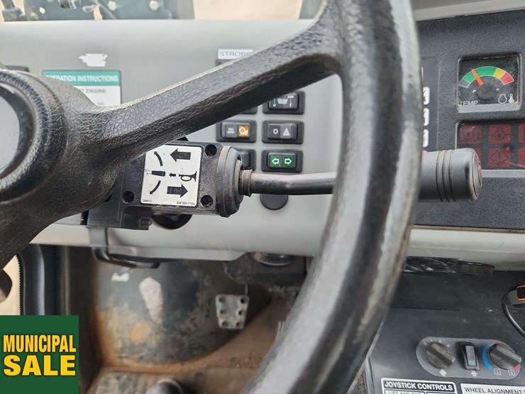 2014-bobcat-toolcat-5600-image-11