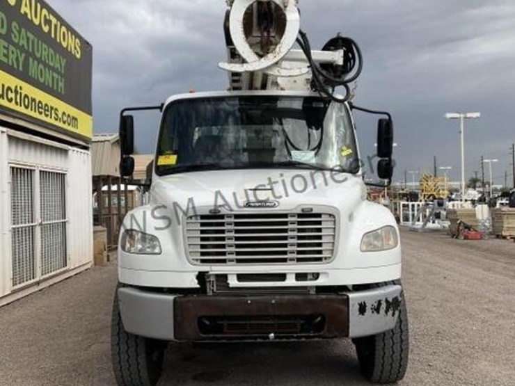 2014-freightliner-m2-image-4
