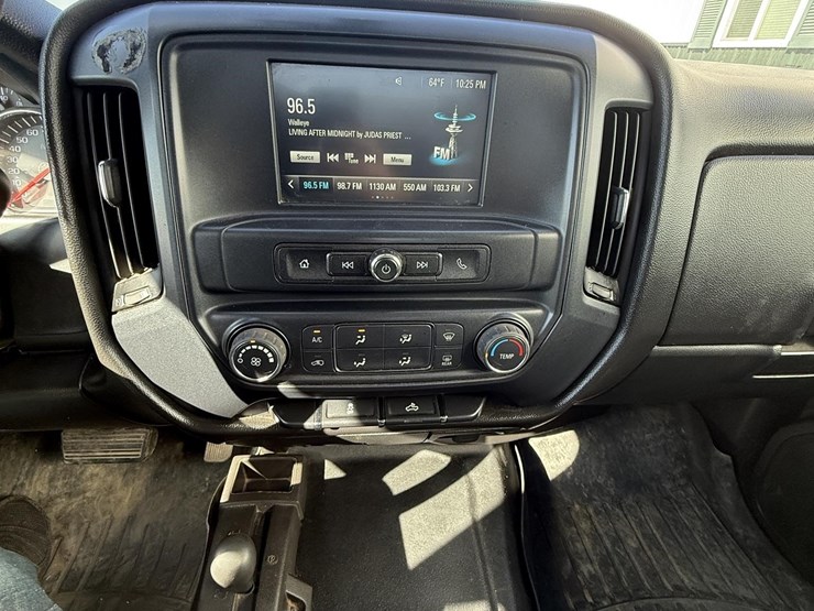 2017-chevrolet-silverado-2500hd-image-9