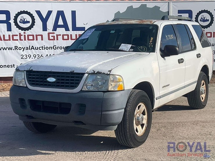 2005-ford-explorer-image-1
