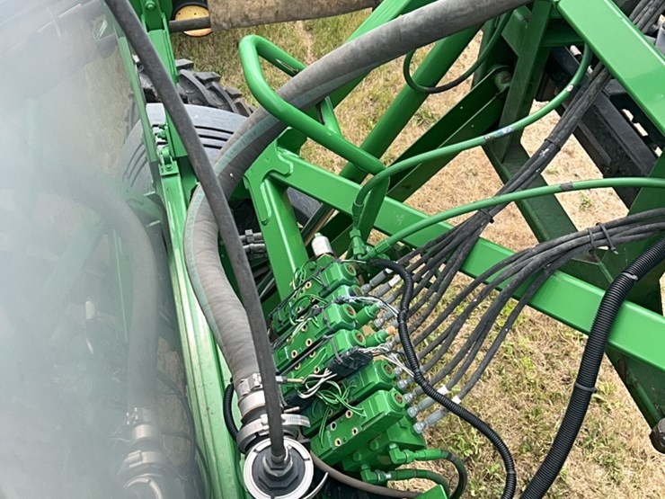 john-deere-4830-image-37
