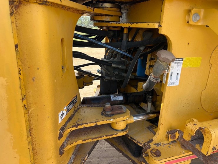 2009-deere-544k-image-13