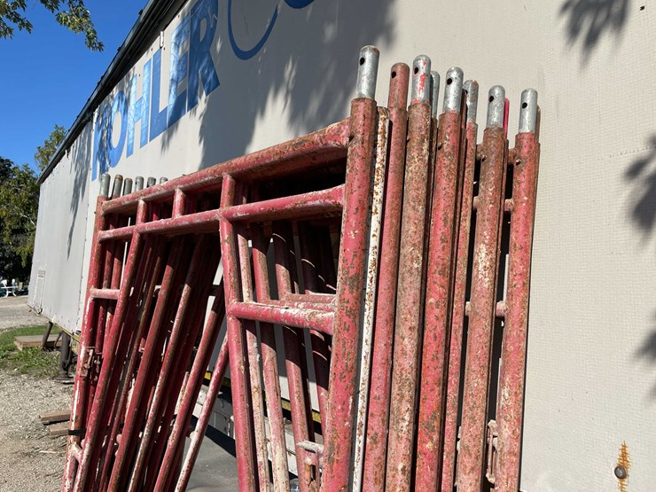 #1982-•-(12)-walk-through-scaffolding-rings-image-5