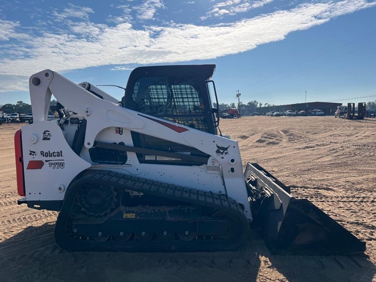 2023-bobcat-t770-image-5