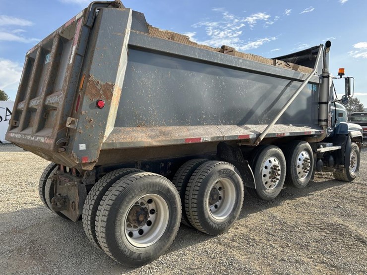 1997-mack-cl700-image-5