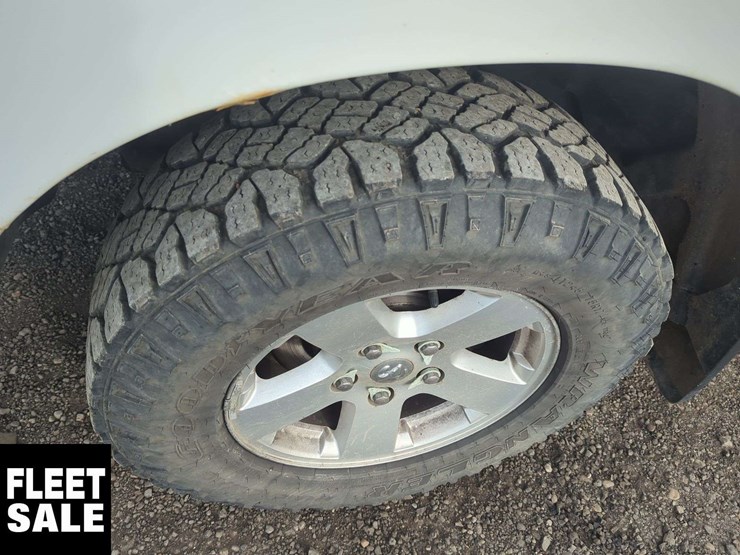 2012-ram-1500-slt-image-35