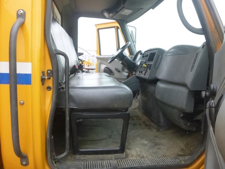 2007-international-durastar-4400-image-19
