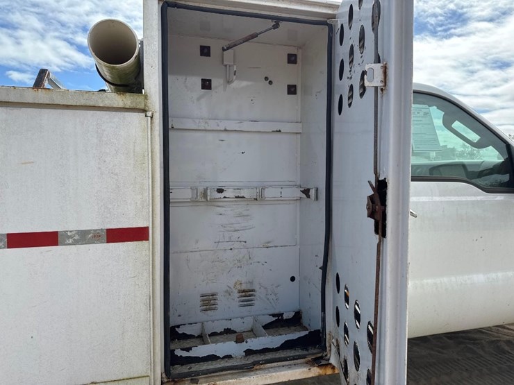 201-ford-f550-xl-image-16