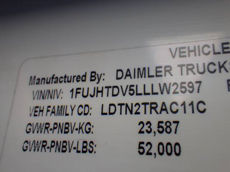 2020-freightliner-cascadia-116-image-11