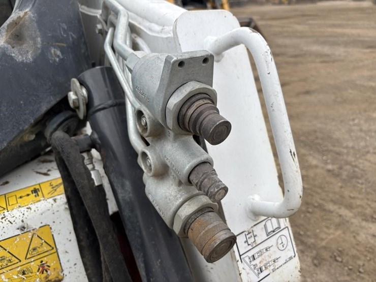 2021-bobcat-s450-image-14