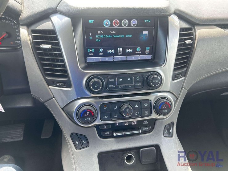2019-chevrolet-suburban-image-13