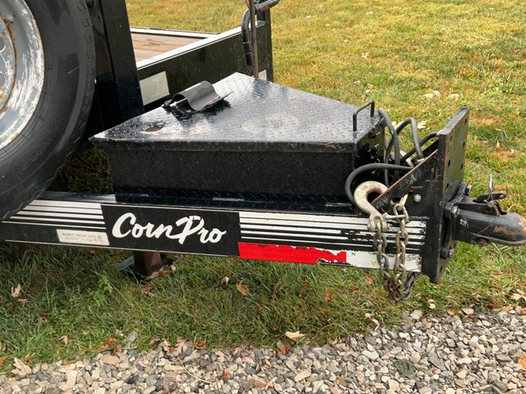 #151-•-2018-cornpro-tilt-deck-trailer-image-23