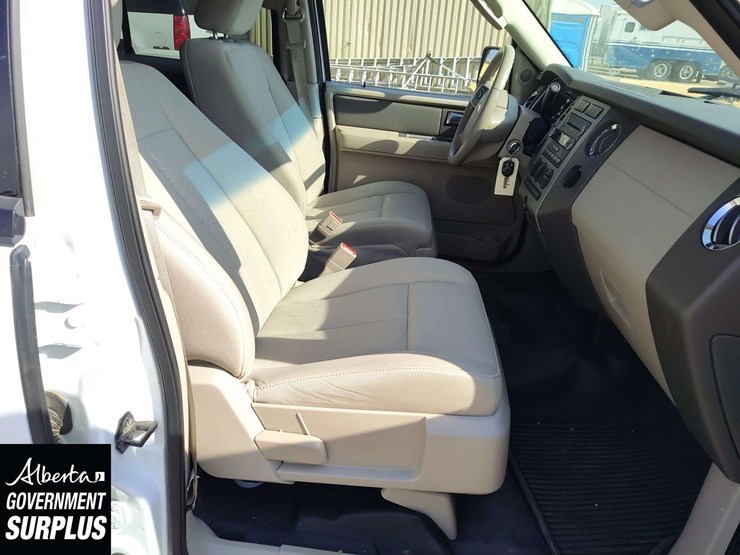 2011-ford-expedition-image-21