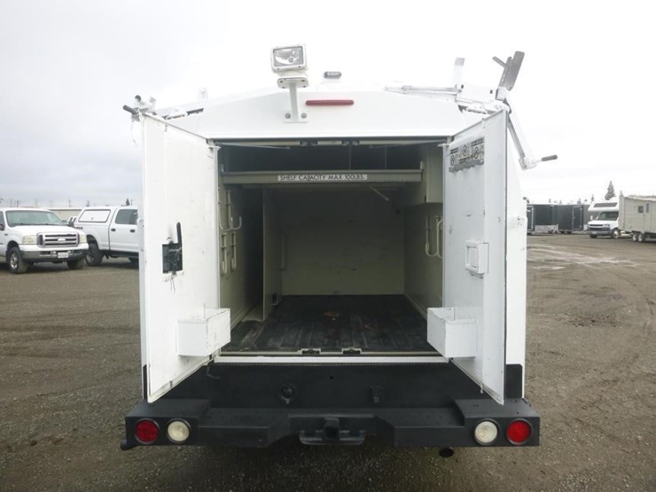 2012-chevrolet-3500-image-7