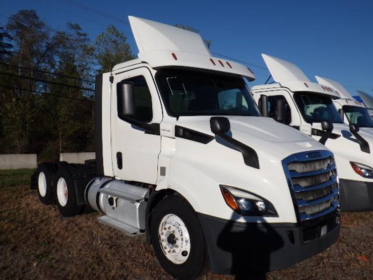 2020-freightliner-cascadia-116-image-3