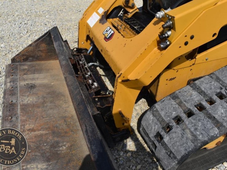 2020-caterpillar-299d3-image-26