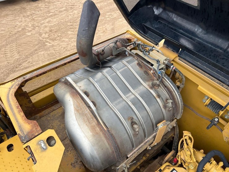 2017-caterpillar-330fl-image-36
