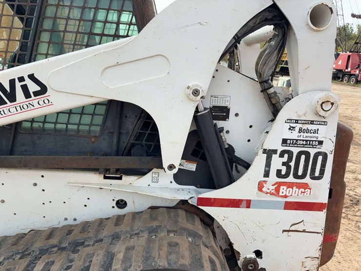 2008-bobcat-t300-image-9