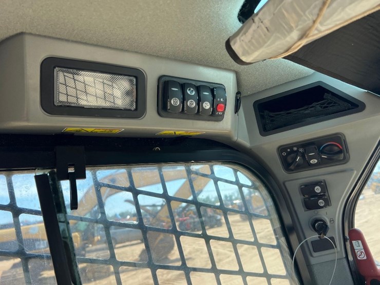 2016-caterpillar-277d-image-29