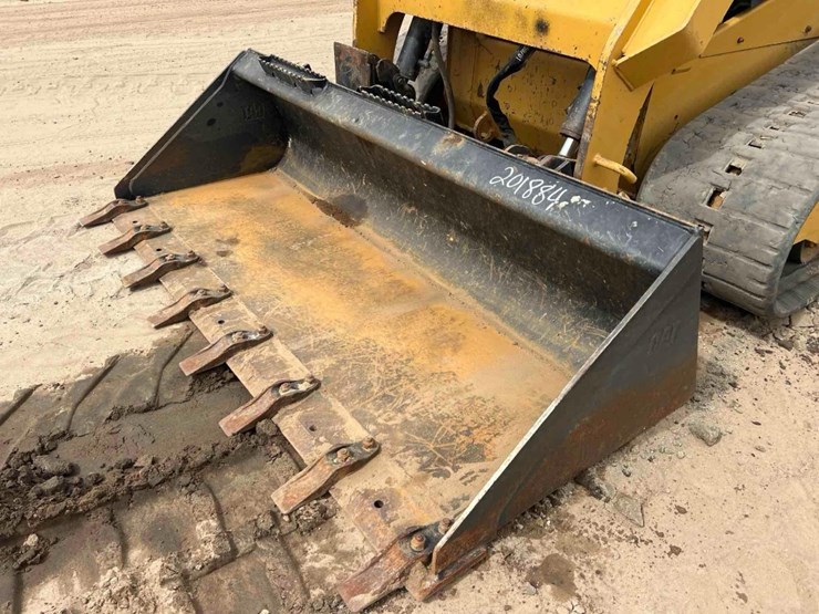 2019-caterpillar-259d-image-9
