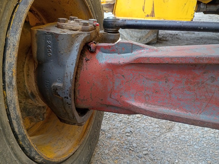 new-holland-lb75-image-121