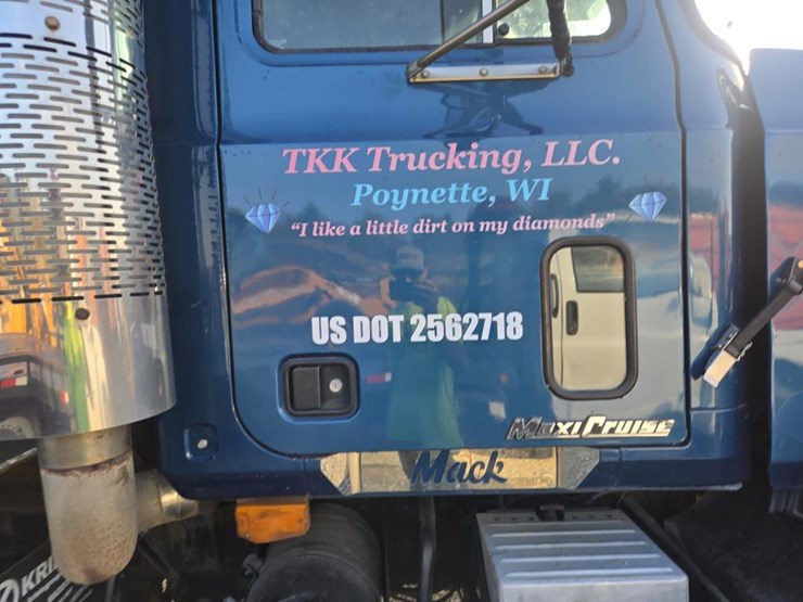 1997-mack-cl700-image-11