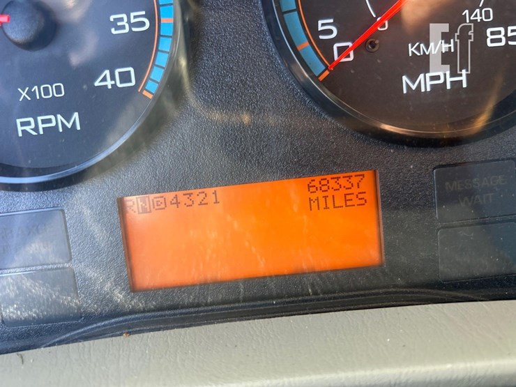 2015-international-durastar-4400-image-36