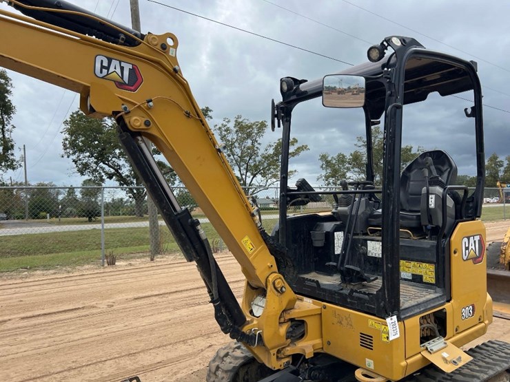 caterpillar-303-image-22