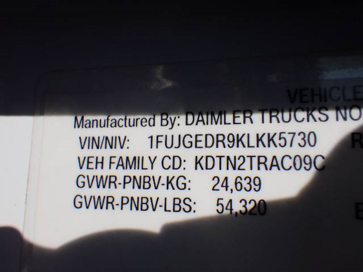 2019-freightliner-cascadia-113-image-11