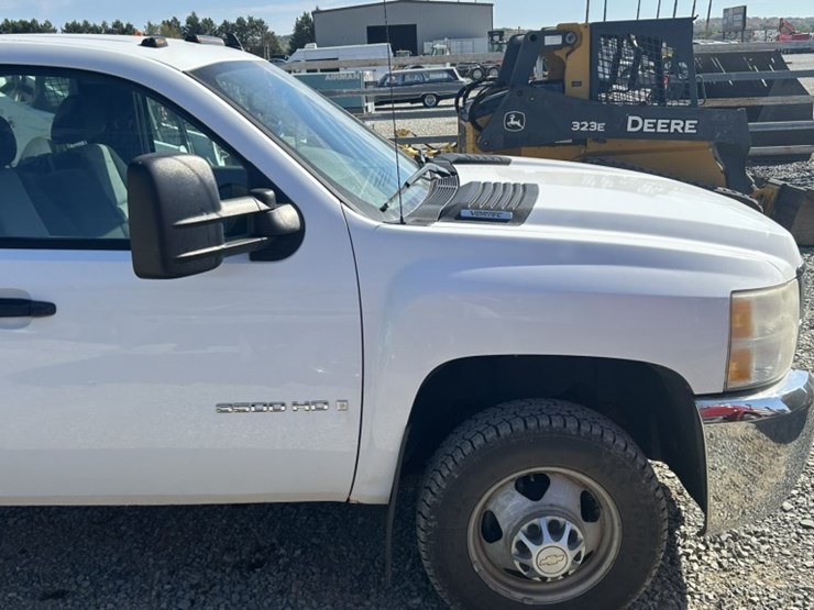 2008-chevrolet-silverado-3500-image-15
