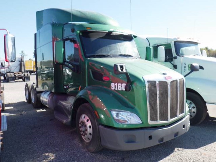 2015-peterbilt-579-image-3