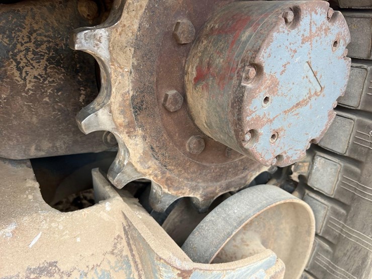 2019-takeuchi-tl8-image-10