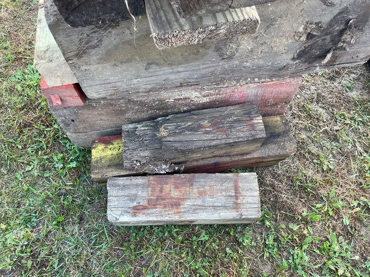 #5093-•-pile-of-wood-blocking-image-5