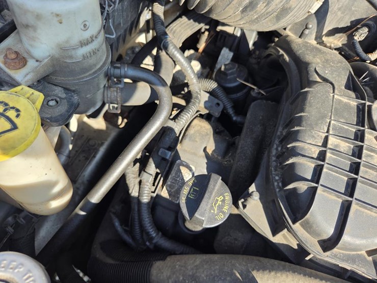 2011-dodge-grand-caravan-image-32