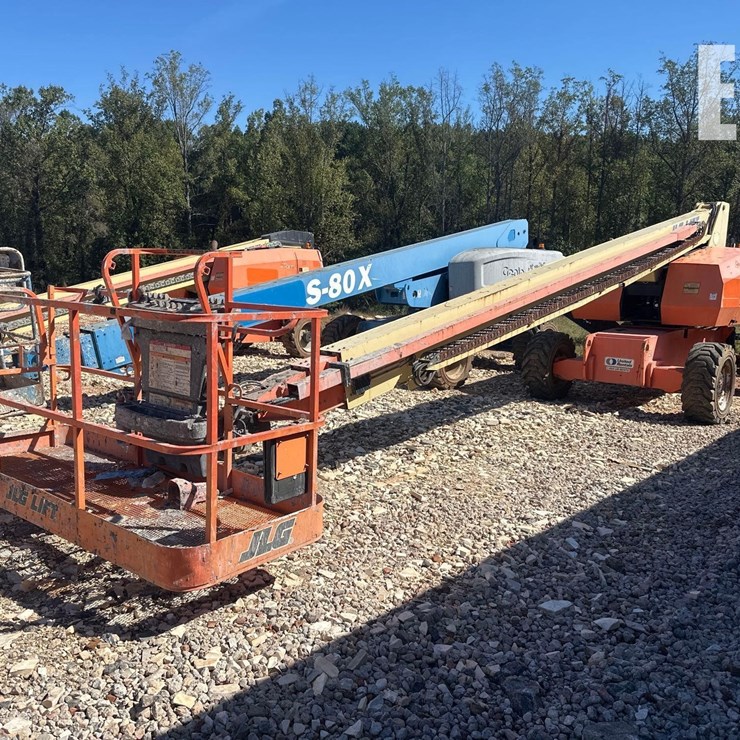 2013 JLG 800S